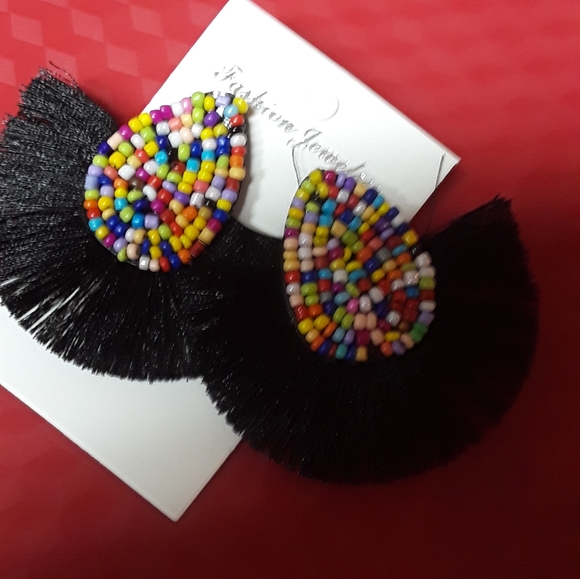 Earrings - Picture 3 of 8